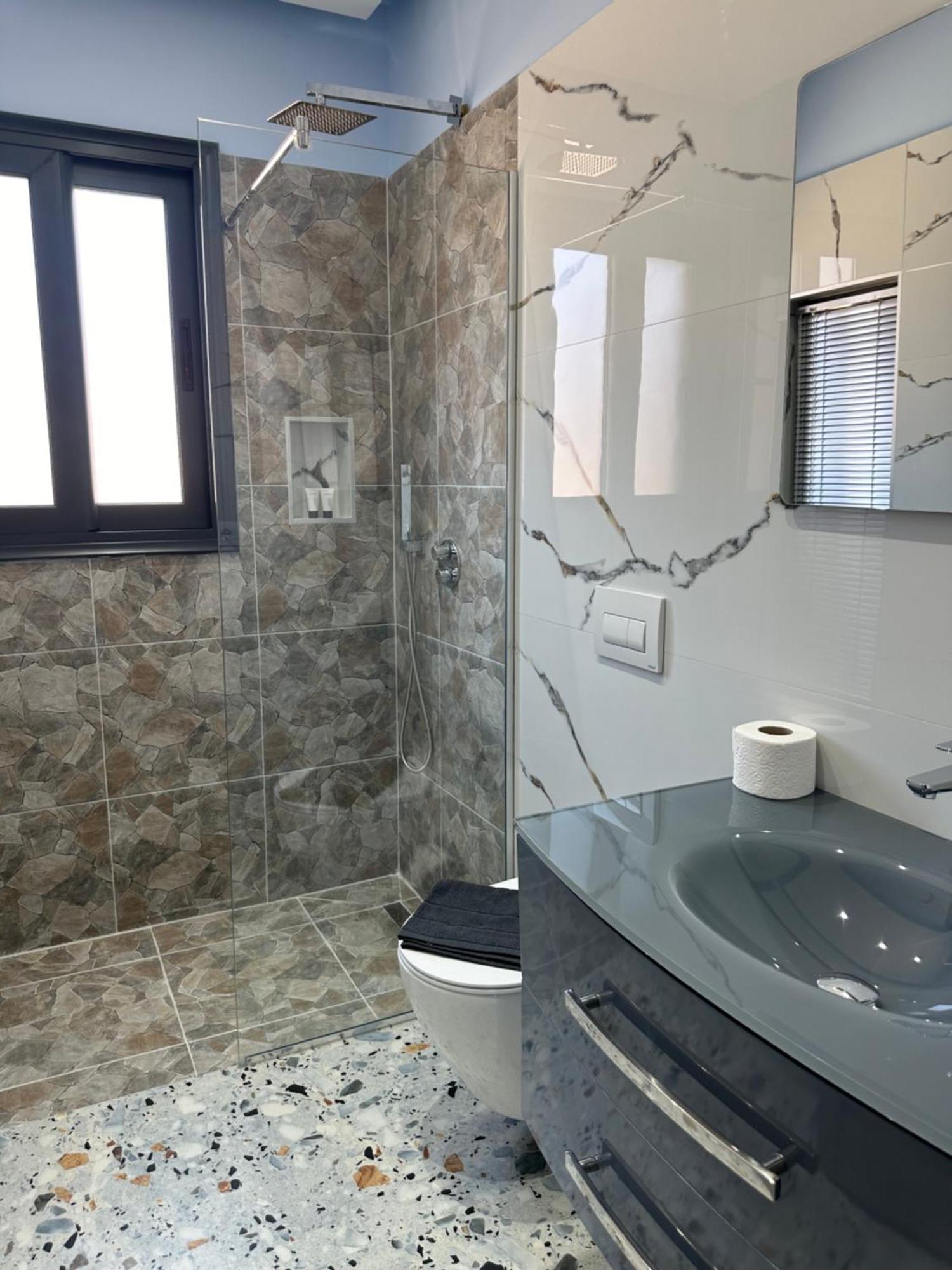Apartment Sea Breeze Himare